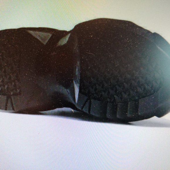 NWOT REEBOK Cardi B Club C V2 Women's Shoes Core Black - Picture 2 of 2